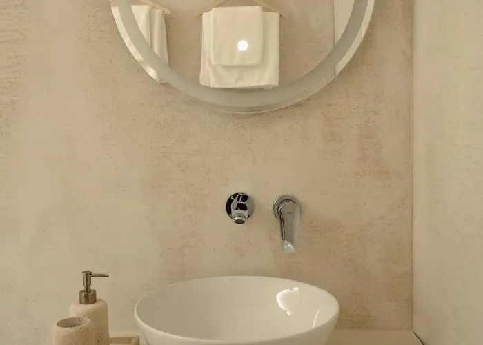 Hello - Free Parking And Pet Friendly 3*