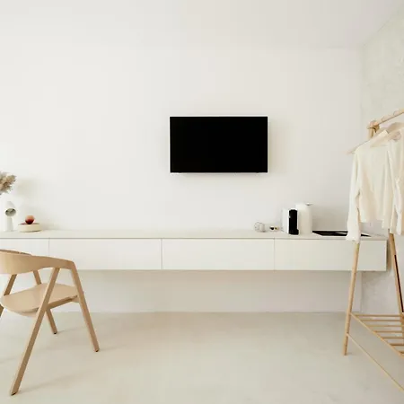 Hello - Free Parking And Pet Friendly Hotel 3*