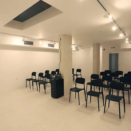 فندق Hello - Free Parking And Pet Friendly بلوفديف